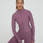 JAQUETA CROPPED AJUSTADA REFLETIVOS MALVA ENCANTADO