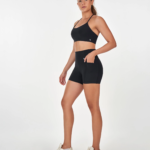 BERMUDA ALTO GIRO BARRA COM SILICONE E BOLSOS PRETA