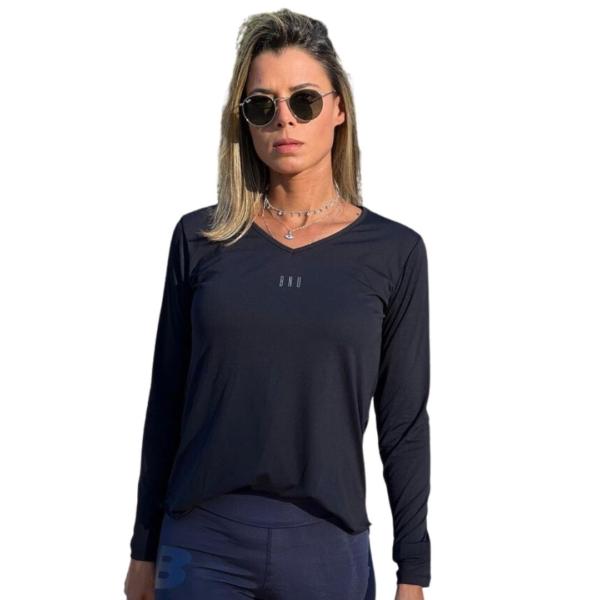 CAMISETA BENNU MANGA LONGA DECOTE V FEMININA PRETO