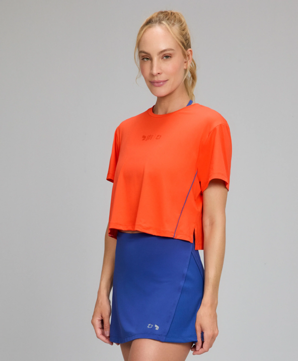 T-SHIRT CROPPED ALTO GIRO THASSIA NAVES LARANJA/AZUL