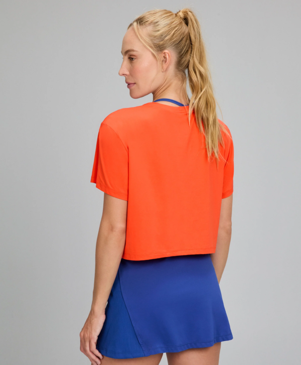 T-SHIRT CROPPED ALTO GIRO THASSIA NAVES LARANJA/AZUL - Image 2